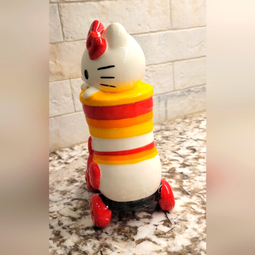 NEW Limited Clayworks Hello Kitty Roller Derby Figurine - Picture 4 of 5